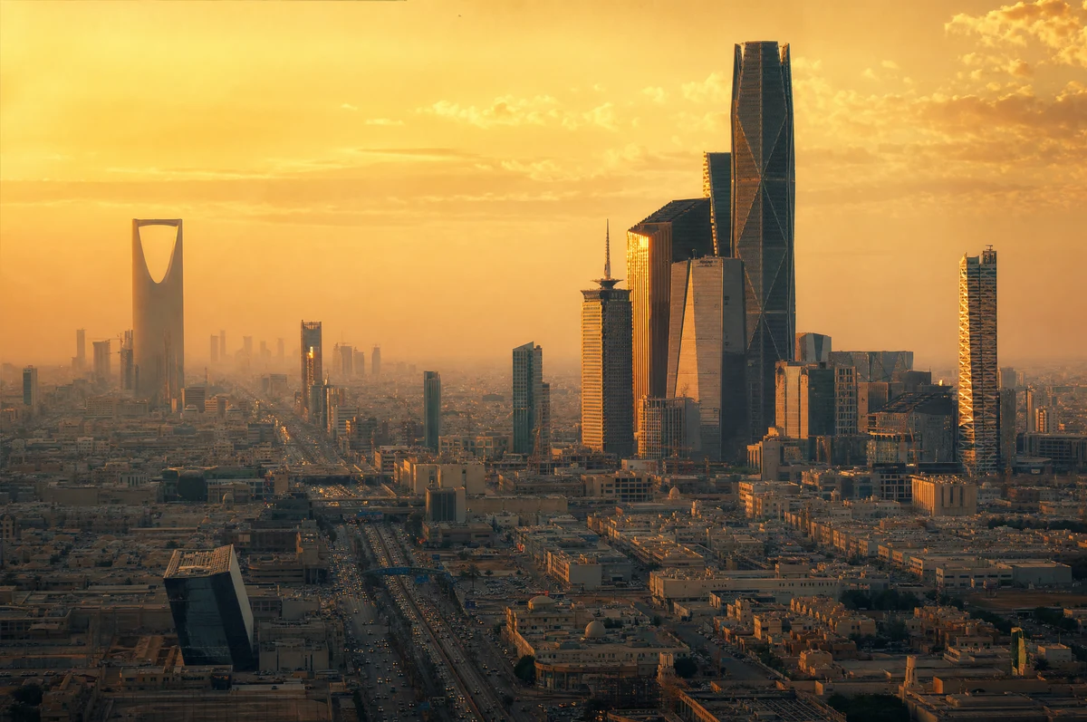 أفق مدينة الرياض في ضوء الغروب